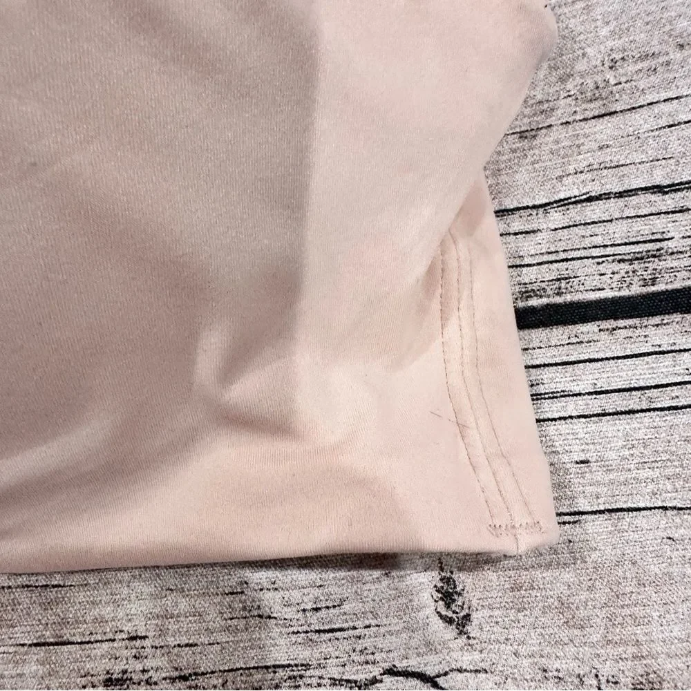 Torrid Light Pink/Cream Seamless Wireless Bra with Adjustable Straps Size 40DD